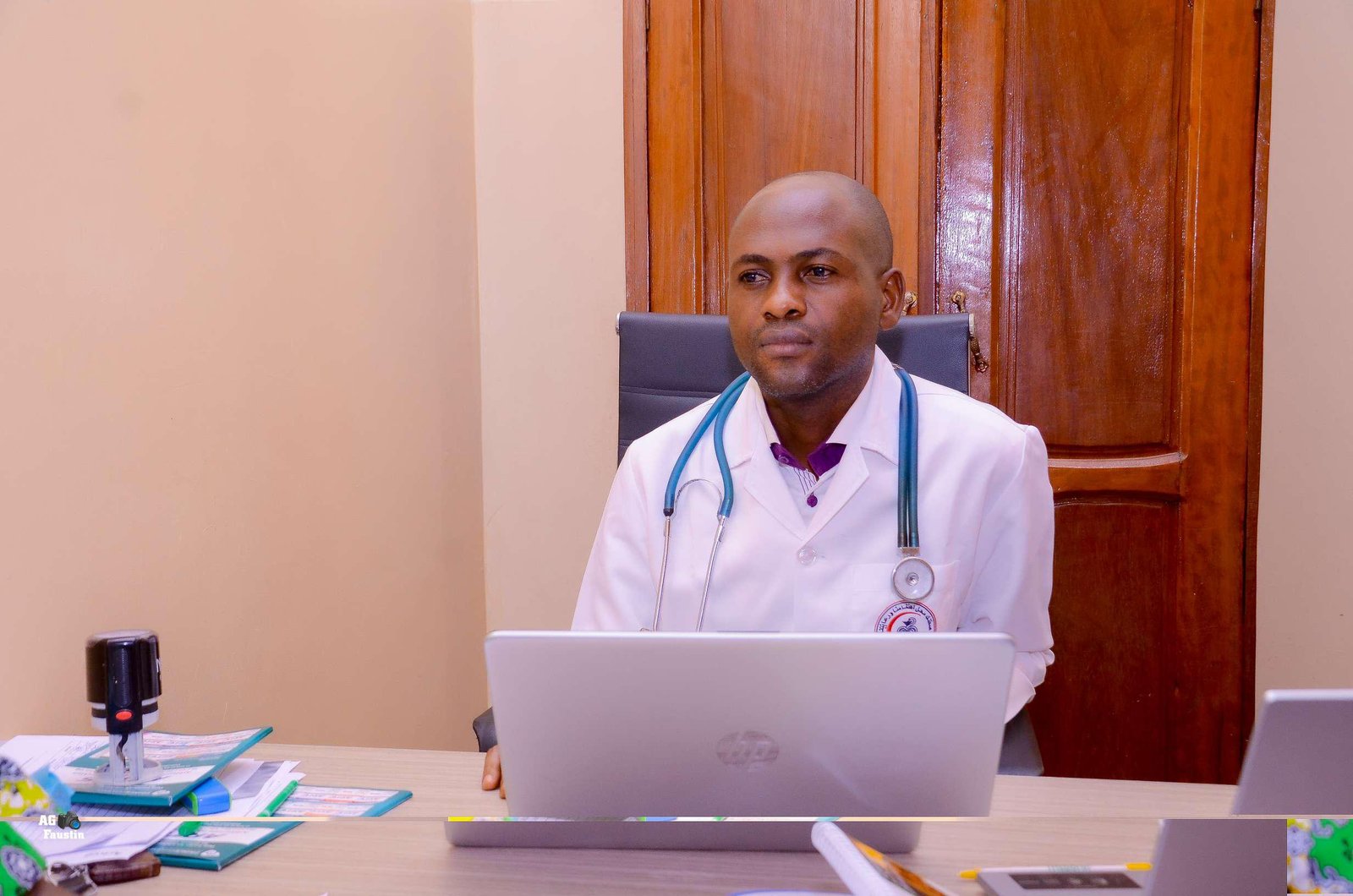 Dr. Benjamin Bendebende